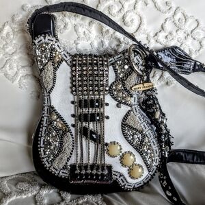Mary Frances✨ "Graceland" Guitar -Collector Beaded Handbag